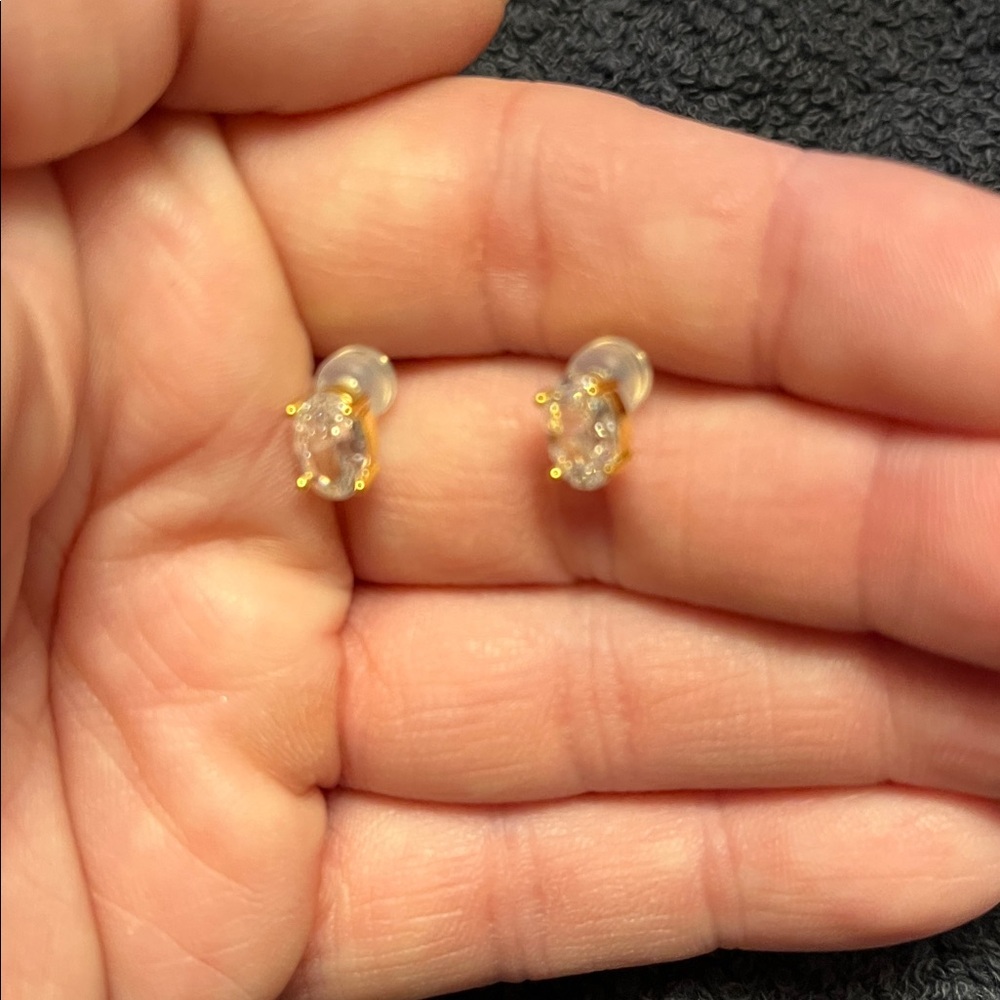 Clear stone studs
